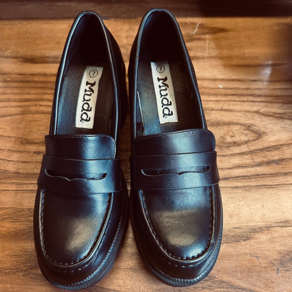 Mudd Black Chunky Lug Heel Loafers - Picture 2 of 13